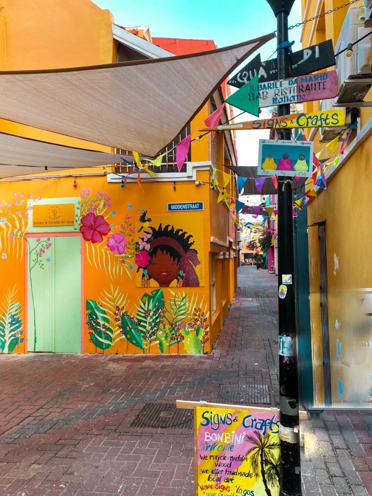 Charming Middenstraat Street, Curacao